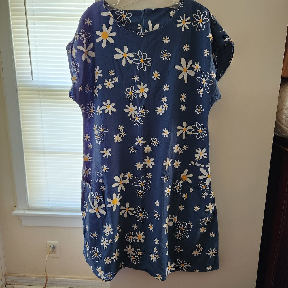 Women's flowered dress